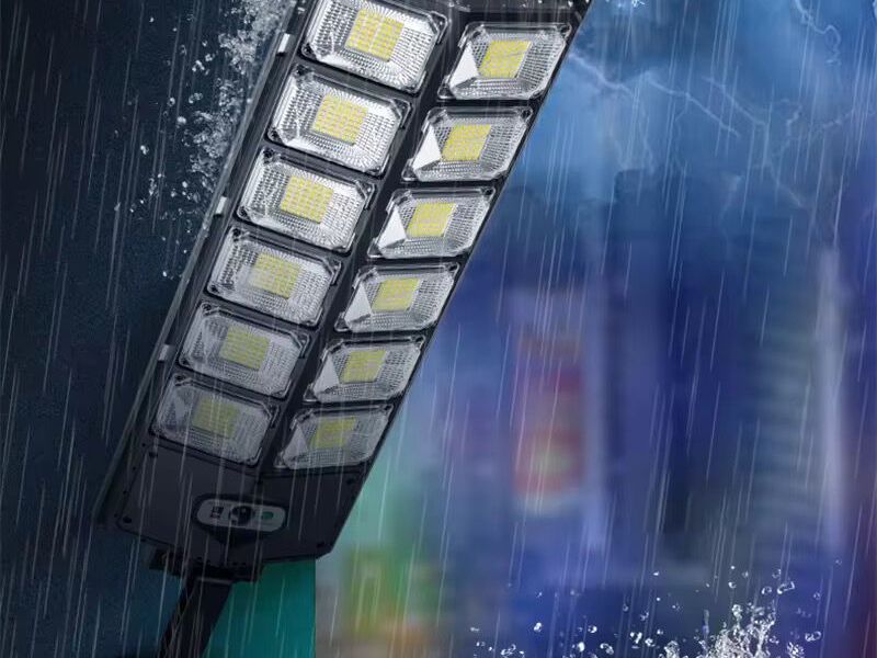 Lampa solarna LED z pilotem